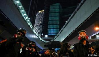 Метро Гонконга возобновило работу в ограниченном режиме