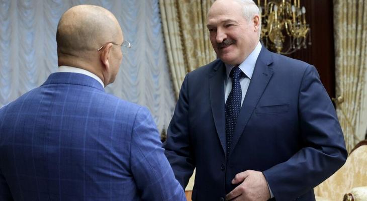Лукашенко встретился с украинским депутатом Шевченко. Тот просил белорусов простить Лукашенко «за грехи и преступления»