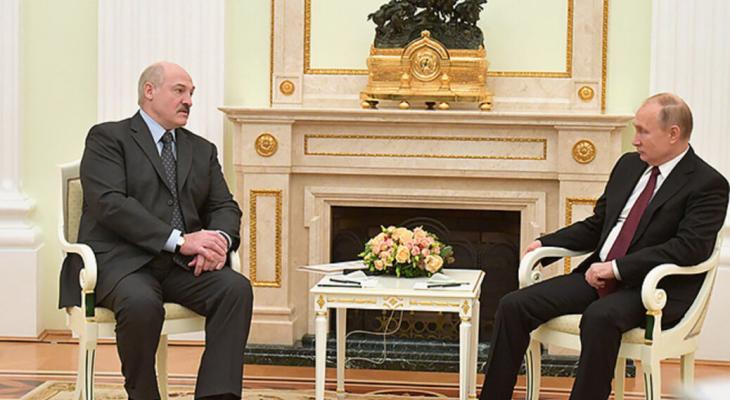 Лукашенко пообещал помочь Путину нарисовать «красные линии». О чем говорили 4 часа?