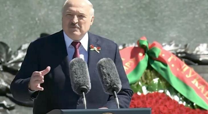 «Холуи, мерзавцы, безумные, лицемеры…» — Что сказал Лукашенко 9 мая